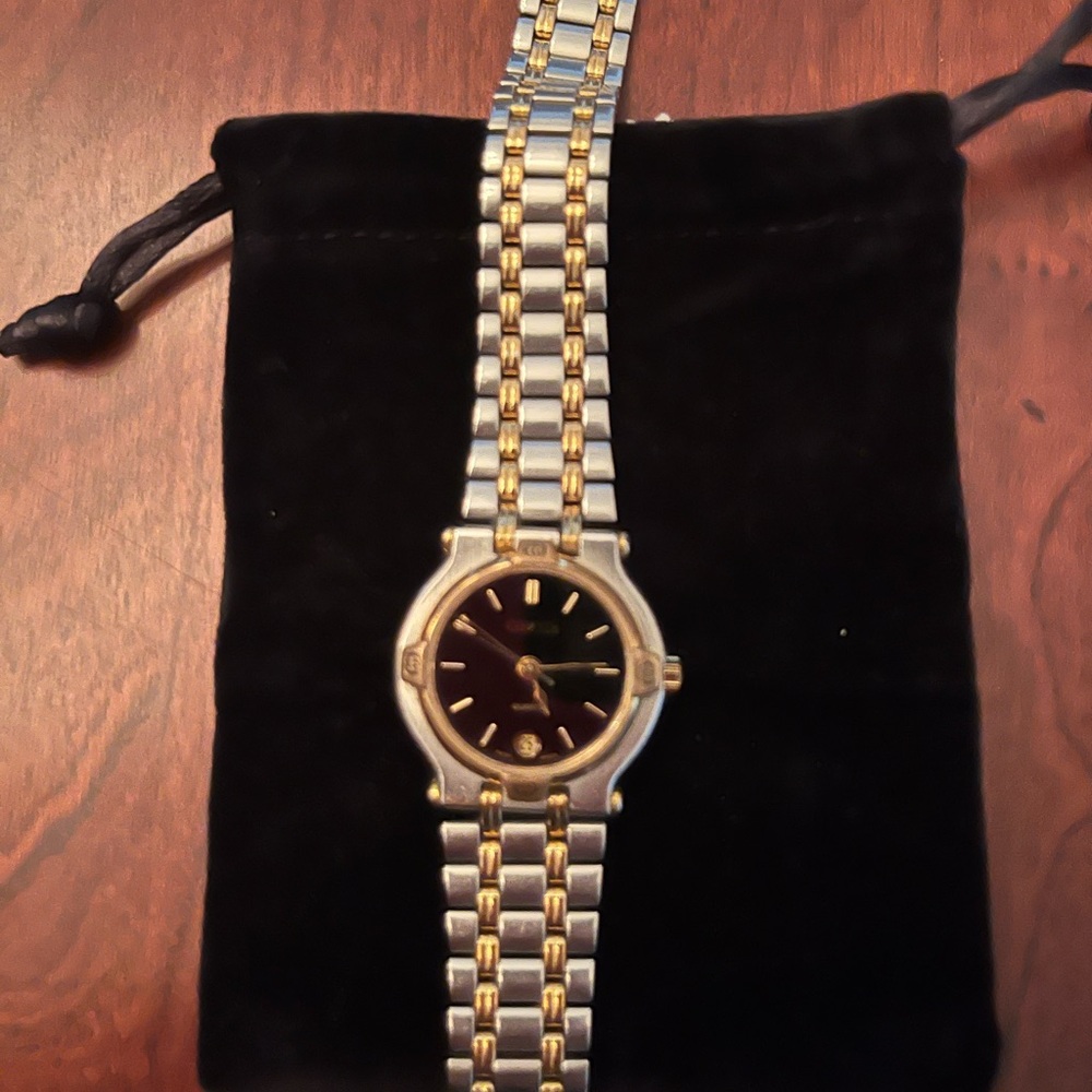 Gucci Watch 9000L Charcoal face, Gold/Silver Women’s approx 7 inch band
